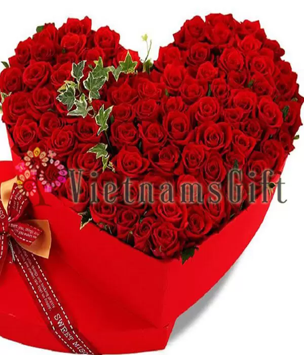 One Hundred Roses in Box