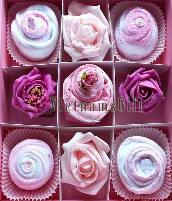 Violet Flowers Cake